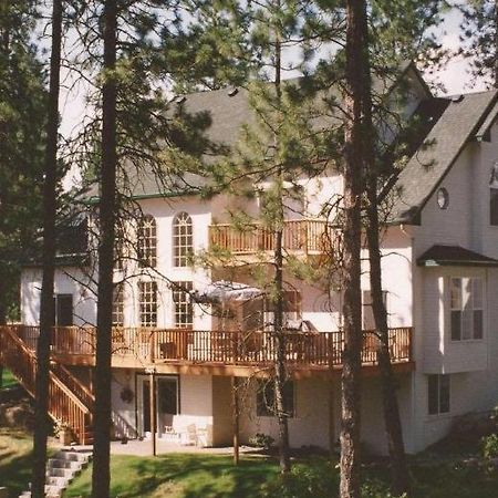 River Cove Elegant Waterfront Bed & Breakfast Post Falls Exterior photo