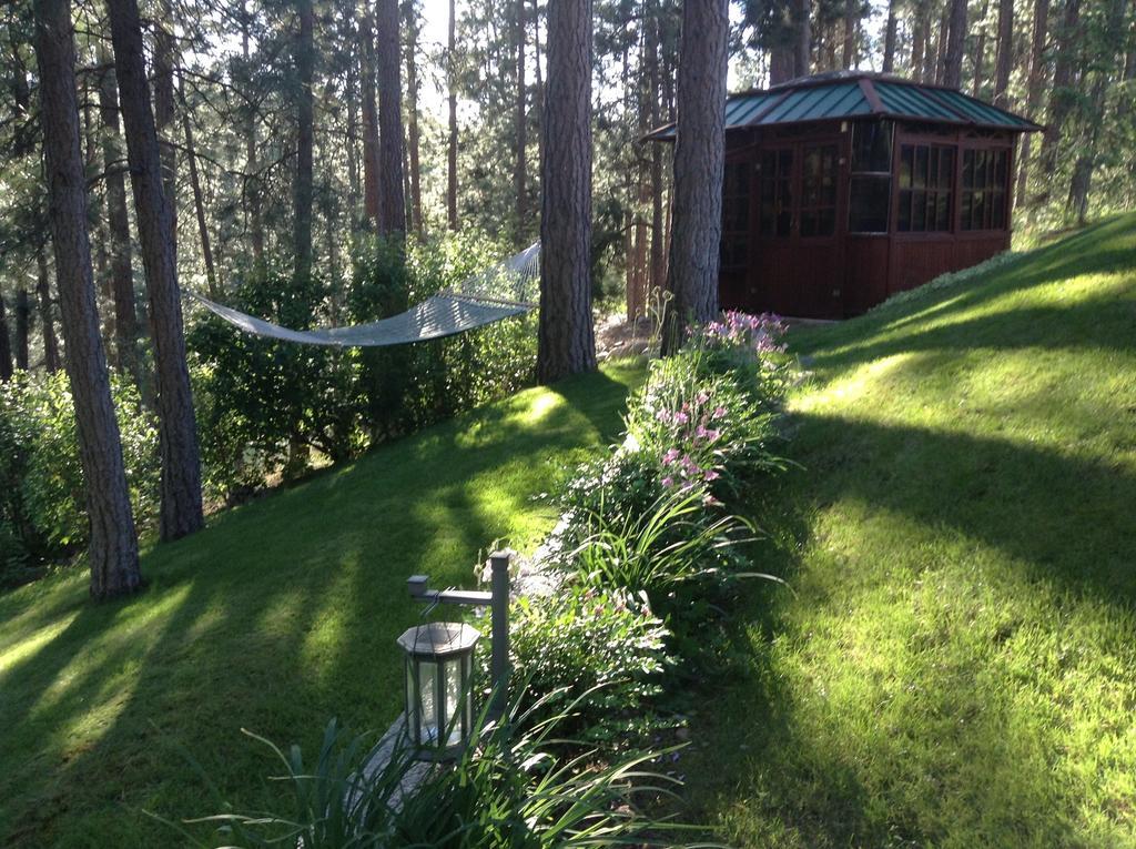 River Cove Elegant Waterfront Bed & Breakfast Post Falls Exterior photo
