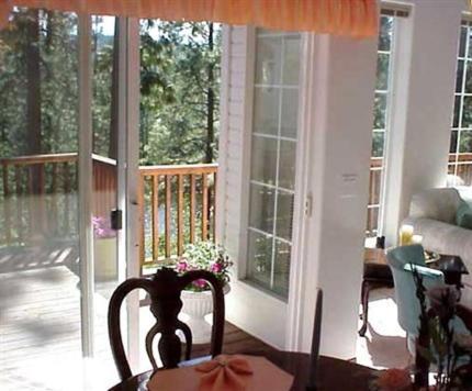 River Cove Elegant Waterfront Bed & Breakfast Post Falls Room photo