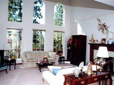 River Cove Elegant Waterfront Bed & Breakfast Post Falls Exterior photo
